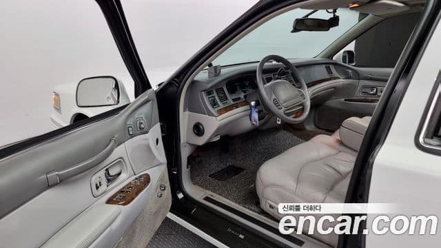 Lincoln 타운카 4.6L V8, 1997 12