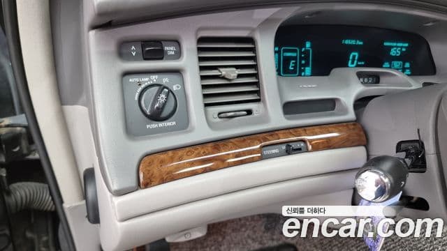 Lincoln 타운카 4.6L V8, 1997 13