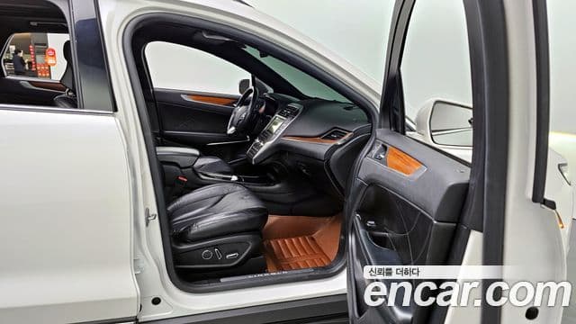 Lincoln MKC, 2019 11