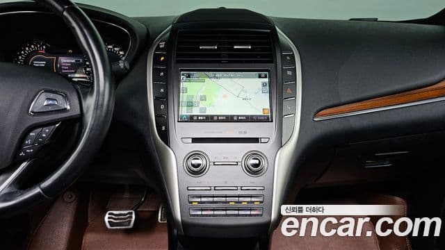 Lincoln MKC, 2019 14