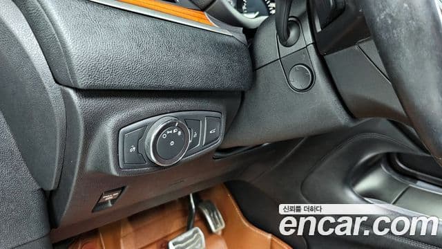 Lincoln MKC, 2019 19