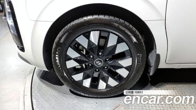 Hyundai Staria Mobility, 2025 все фото