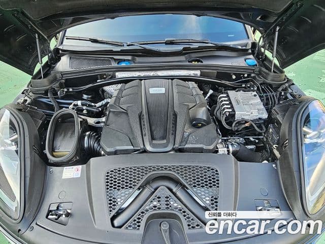 Porsche Macan 95B, 2023 9