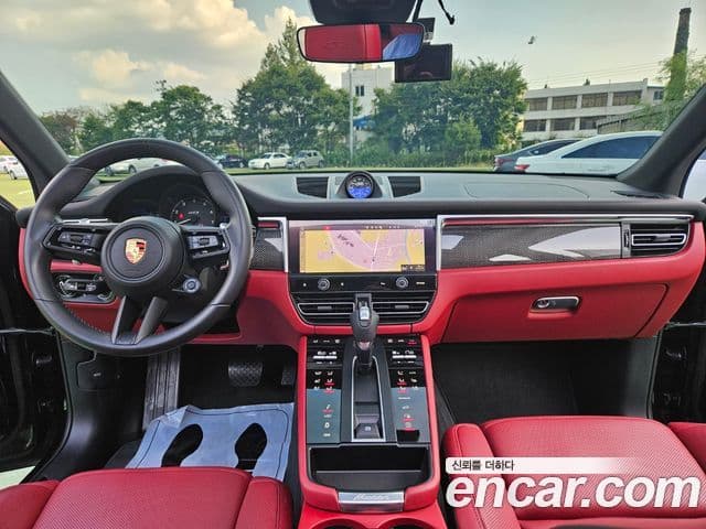 Porsche Macan 95B, 2023 10