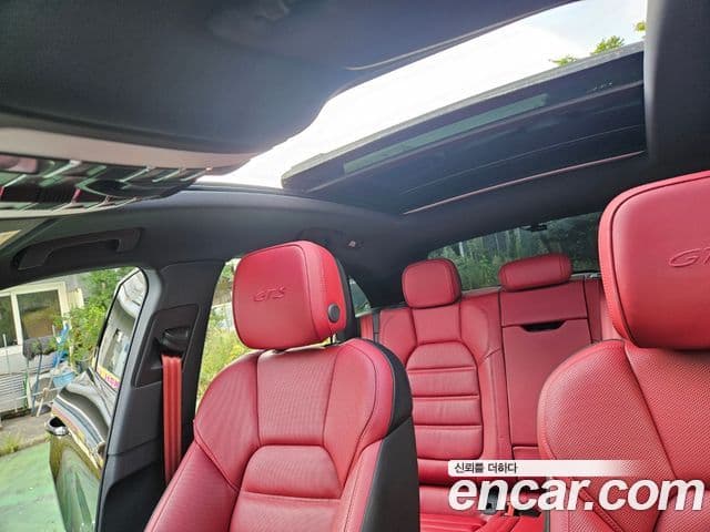 Porsche Macan 95B, 2023 14