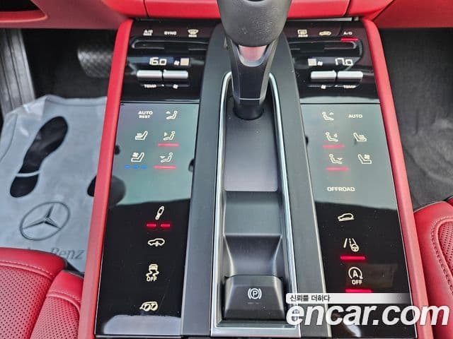 Porsche Macan 95B, 2023 16