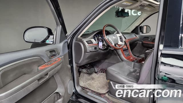 Cadillac Escalade 3세대, 2008 12