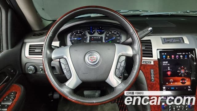 Cadillac Escalade 3세대, 2008 14