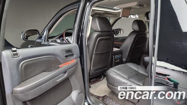 Cadillac Escalade 3세대, 2008 17
