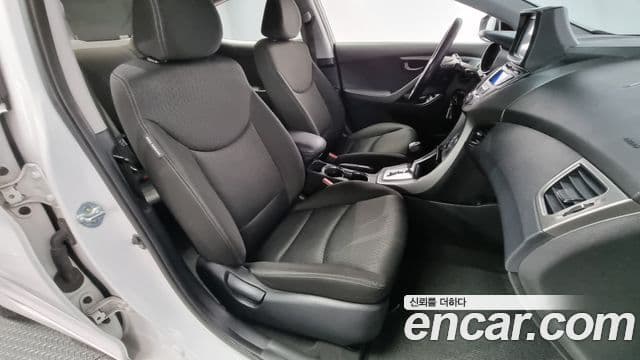 Hyundai Avante MD M16 GDI Smart, 2013 10