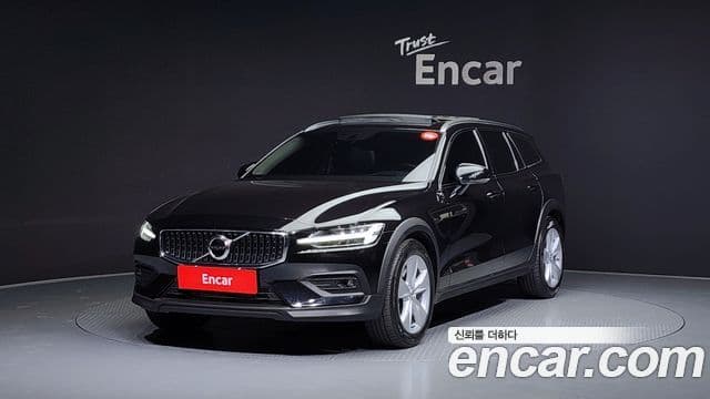 Volvo V60 Cross Country 2세대 T5 AWD, 2019 1