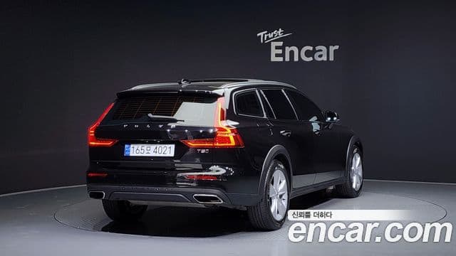 Volvo V60 Cross Country 2세대 T5 AWD, 2019 2