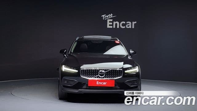 Volvo V60 Cross Country 2세대 T5 AWD, 2019 3