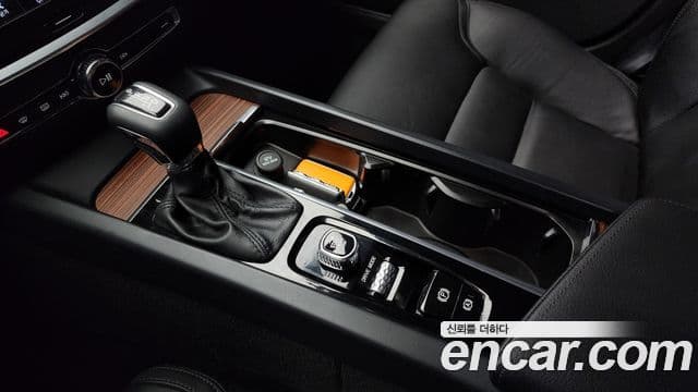 Volvo V60 Cross Country 2세대 T5 AWD, 2019 9