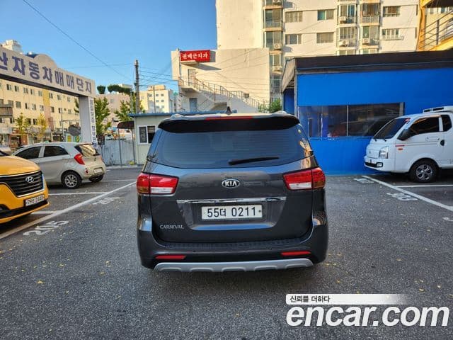 Kia All New Carnival Noblesse, 2017 4