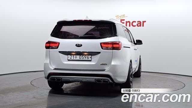 Kia All New Carnival VIP, 2016 4