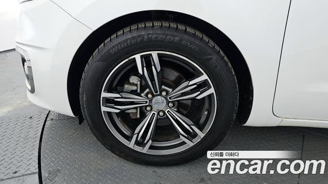 Kia All New Carnival VIP, 2016 все фото