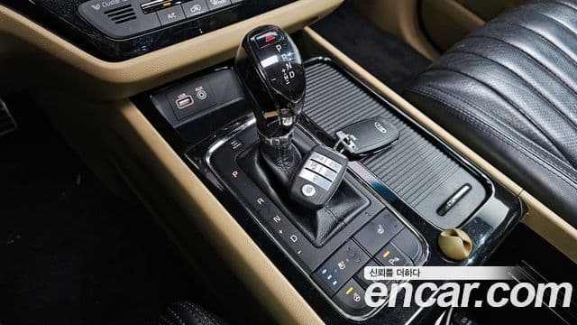 Kia All New Carnival VIP, 2016 9