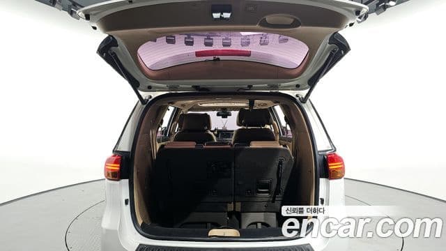 Kia All New Carnival VIP, 2016 20