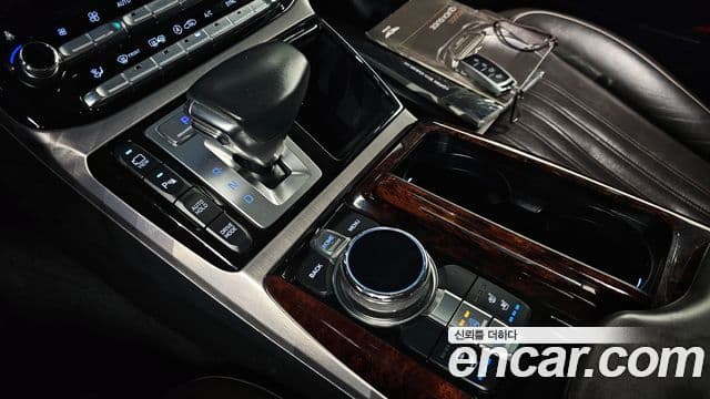 Genesis EQ900 Prestige, 2016 9