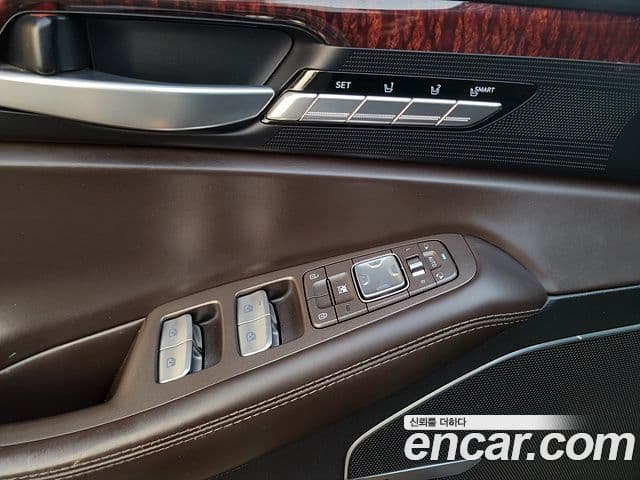 Genesis EQ900 Prestige, 2016 17