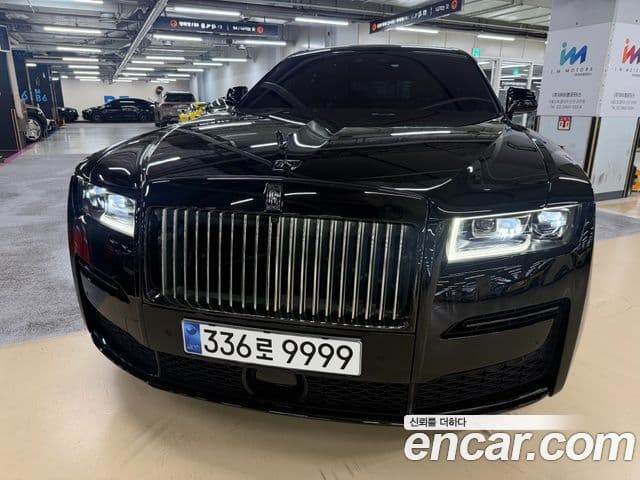 Rolls-Royce 고스트 2세대 6.7 V12 чёрный эмблема, badge, 2022 3