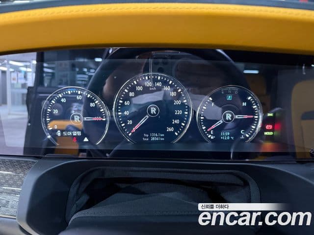 Rolls-Royce 고스트 2세대 6.7 V12 чёрный эмблема, badge, 2022 9