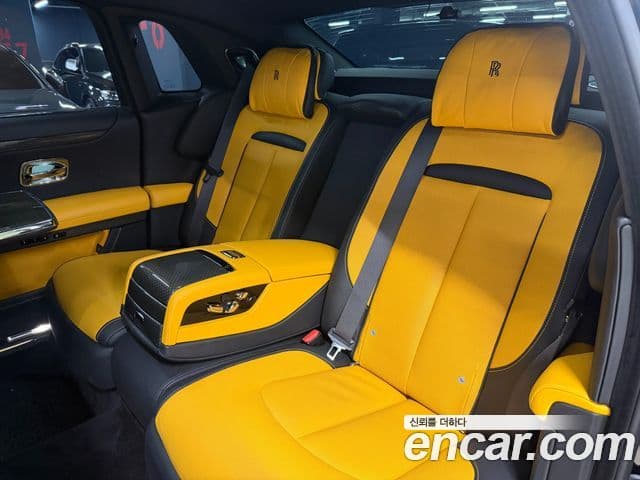 Rolls-Royce 고스트 2세대 6.7 V12 чёрный эмблема, badge, 2022 12