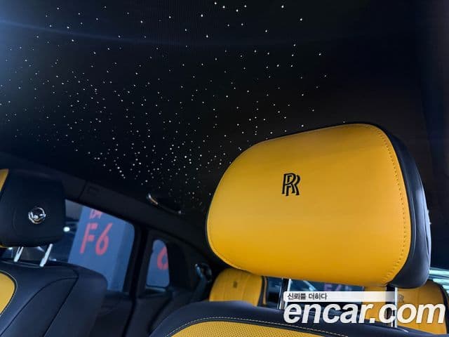 Rolls-Royce 고스트 2세대 6.7 V12 чёрный эмблема, badge, 2022 15