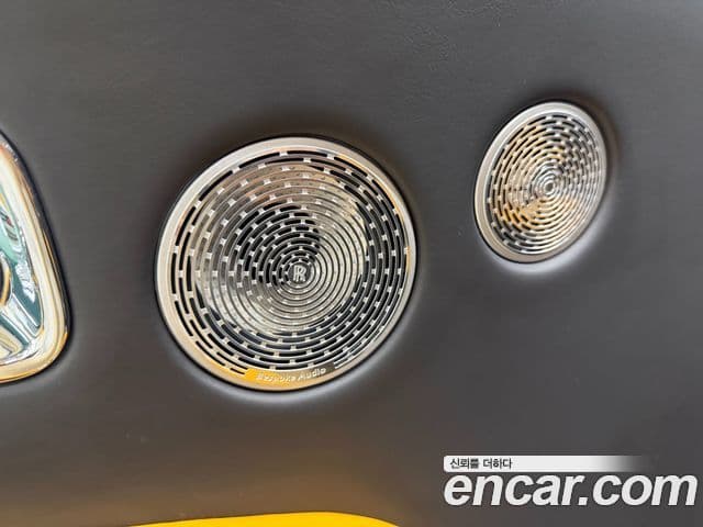 Rolls-Royce 고스트 2세대 6.7 V12 чёрный эмблема, badge, 2022 17