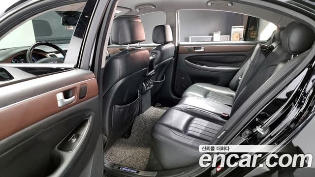 Hyundai Genesis Special, 2013 12