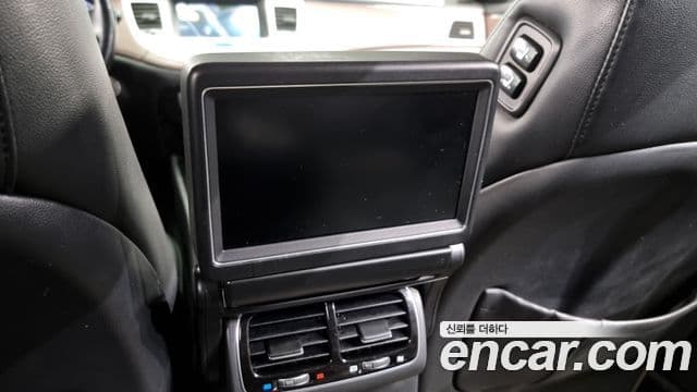 Hyundai Genesis Special, 2013 18