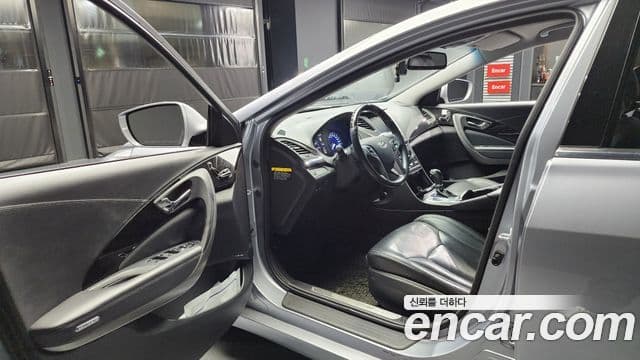 Hyundai Grandeur HG Modern, 2015 10