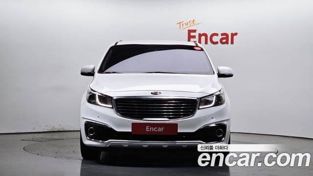 Kia All New Carnival VIP, 2016 3