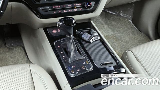 Kia All New Carnival VIP, 2016 9