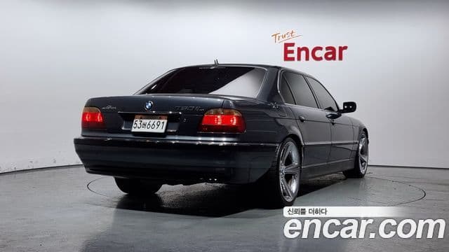 BMW 7시리즈 E38, 2001 2