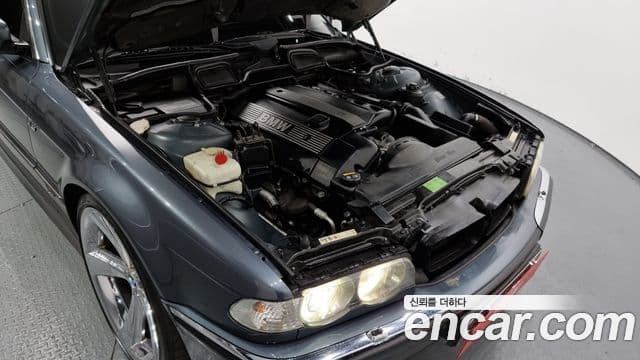 BMW 7시리즈 E38, 2001 6