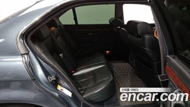 BMW 7시리즈 E38, 2001 12