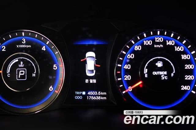 Hyundai i40 살룬 Modern, 2013 8