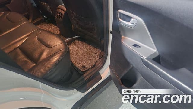 Kia Niro EV таксомоторный тип, 2019 16