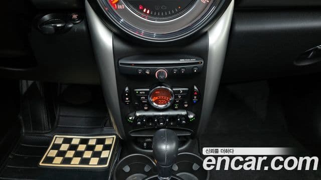 Mini Cooper D Countryman 1세대, 2015 17