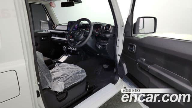 스즈키 짐니, 2025 10