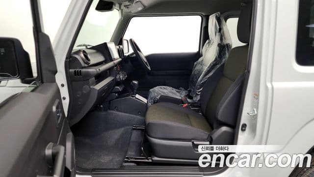 스즈키 짐니, 2025 11