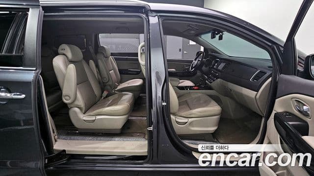Kia All New Carnival Prestige, 2015 11