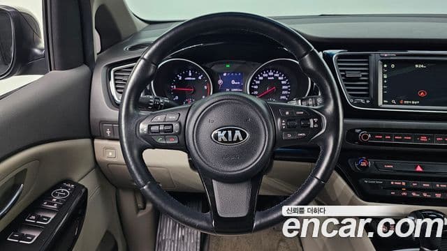 Kia All New Carnival Prestige, 2015 14