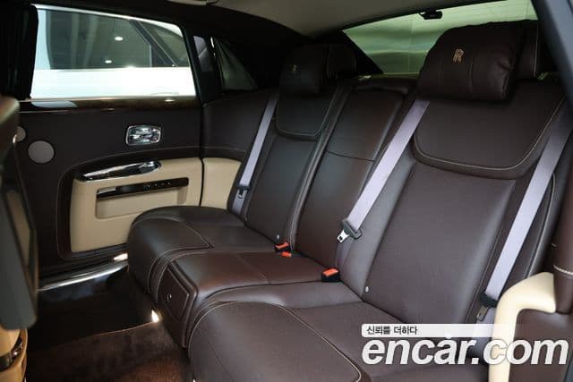 Rolls-Royce 고스트 6.6 EWB V12, 2018 16