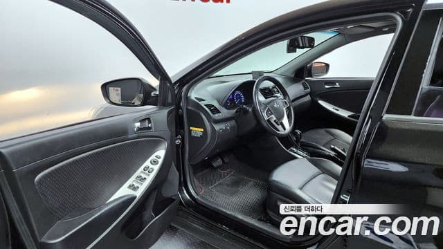 Hyundai Accent(новый кузов / новое поколение) Wit 1.6 GDI top, 2012 10