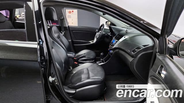 Hyundai Accent(новый кузов / новое поколение) Wit 1.6 GDI top, 2012 11