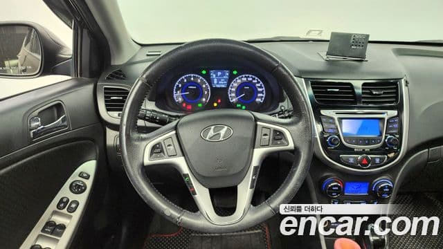 Hyundai Accent(новый кузов / новое поколение) Wit 1.6 GDI top, 2012 13