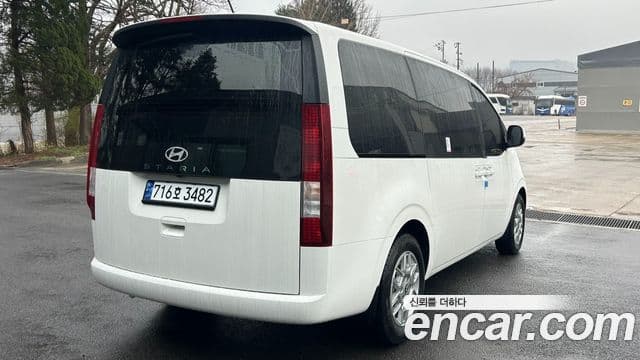 Hyundai Staria Modern, 2025 4